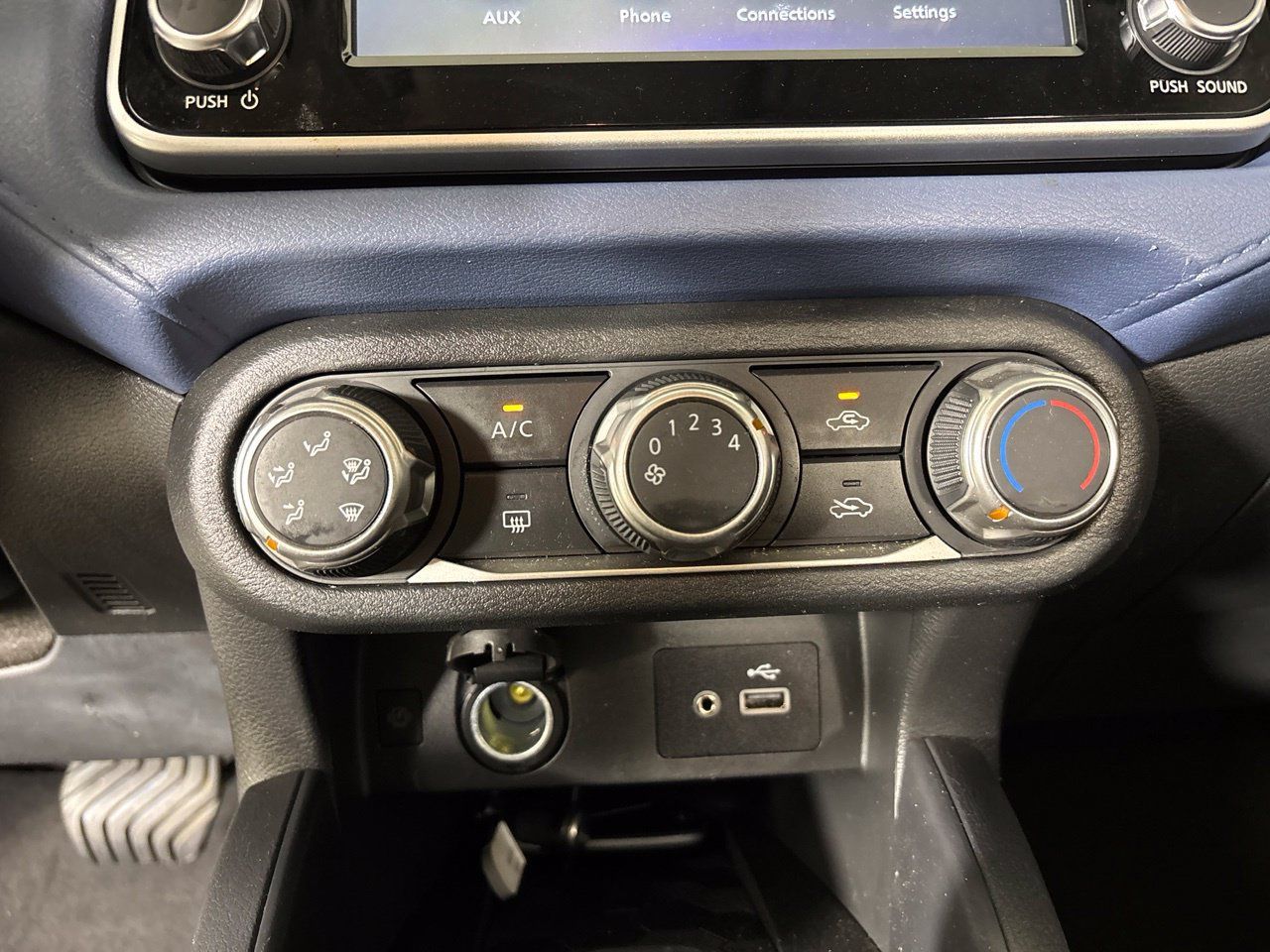 Used 2025 Nissan Versa SV w/ Trunk Package FWD image 18