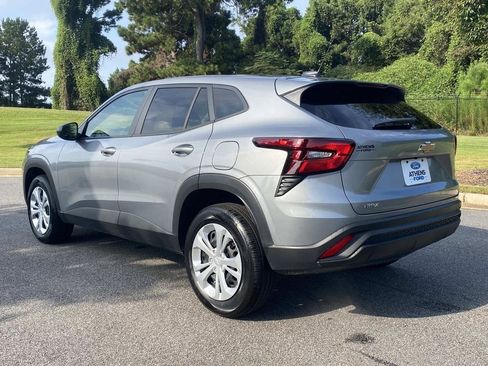 Used 2026 Chevrolet Trax LS FWD image 7