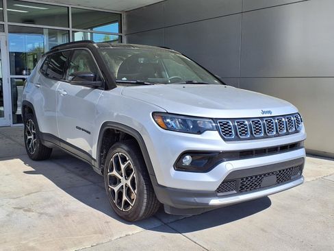 Used 2024 Jeep Compass Limited AWD/4WD image 1