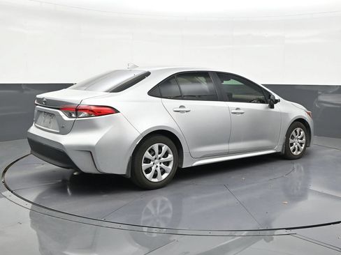 Used 2024 Toyota Corolla LE FWD image 5