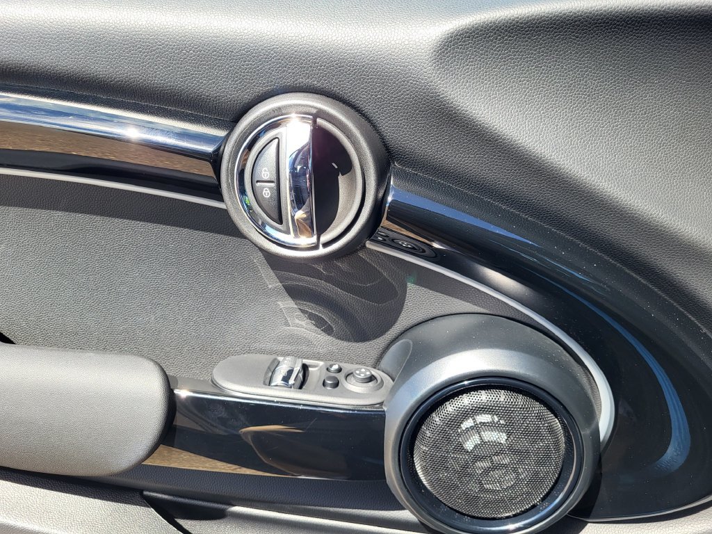 Used 2024 MINI Cooper SE FWD image 16