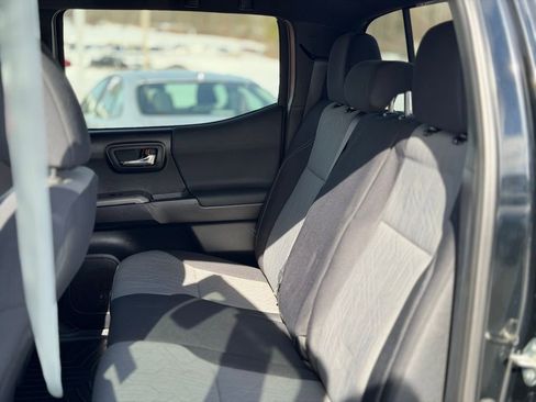 Used 2023 Toyota Tacoma TRD Sport w/ Technology Package image 5