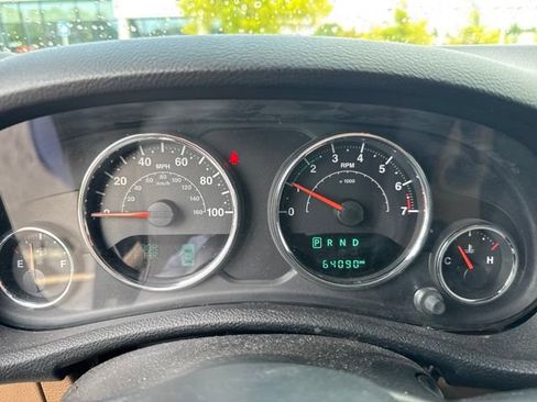 Used 2016 Jeep Wrangler Unlimited Sahara w/ Connectivity Group AWD/4WD image 10