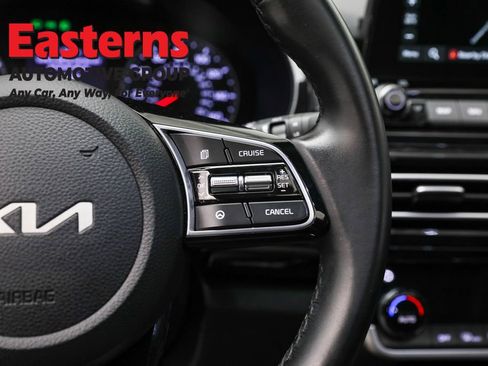 Used 2023 Kia Seltos EX image 16