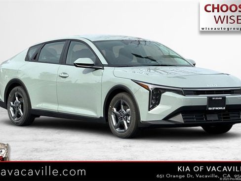 New 2026 Kia K4 LXS image 1