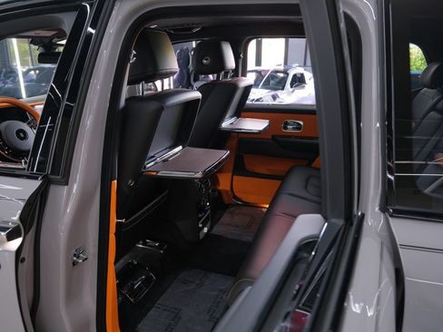 Used 2026 Rolls-Royce Cullinan AWD/4WD image 20