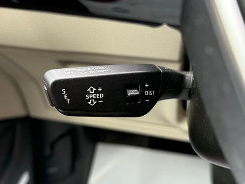 Used 2019 Audi e-tron Premium Plus image 49