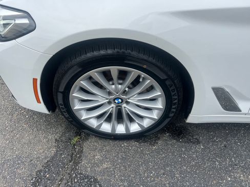 Used 2021 BMW 530i xDrive w/ Premium Package AWD/4WD image 11