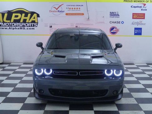 Used 2018 Dodge Challenger R/T Scat Pack w/ Leather Interior Group RWD image 2