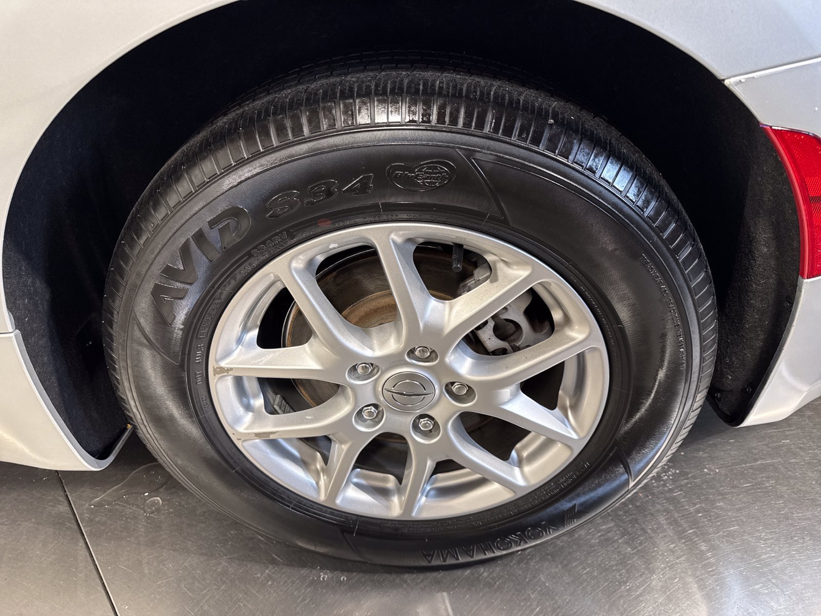 Used 2023 Chrysler Pacifica Touring-L FWD image 12