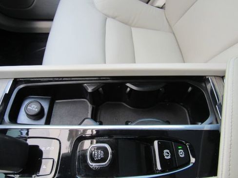 Used 2023 Volvo XC60 B5 Plus w/ Protection Package Premier image 49