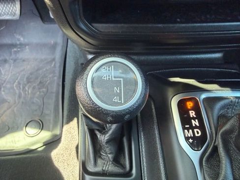 Used 2023 Jeep Wrangler Unlimited Sport AWD/4WD image 18