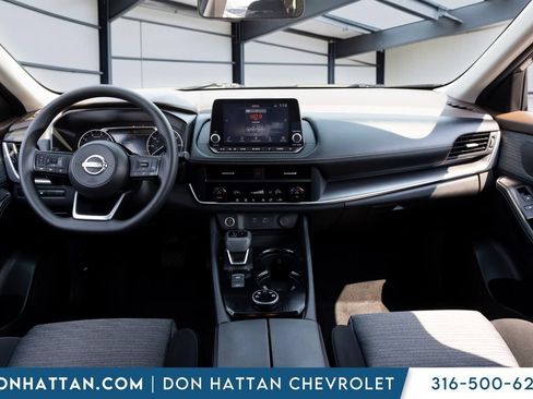 Used 2023 Nissan Rogue SV AWD/4WD image 5