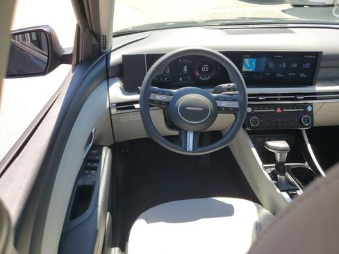 Certified 2025 Hyundai Tucson SEL FWD image 10