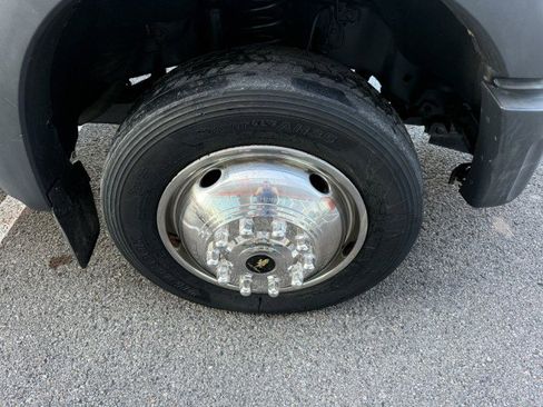 Used 2014 Ford F550 4x4 Regular Cab Super Duty image 16