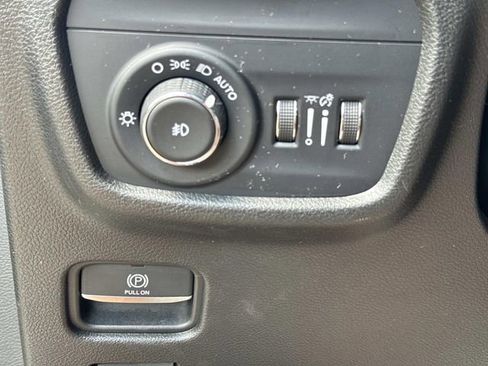 Used 2022 Jeep Grand Cherokee L Limited image 23