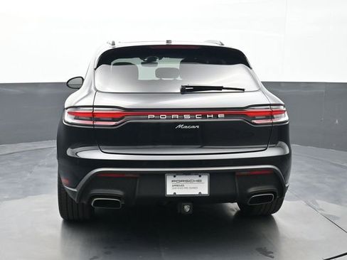 Certified 2025 Porsche Macan AWD/4WD image 22