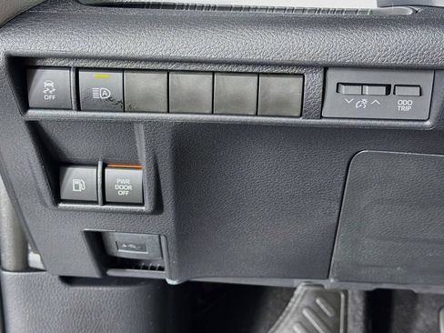 New 2026 Toyota Sienna XLE FWD image 13
