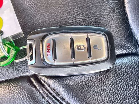 Used 2020 Chrysler Voyager LX FWD image 21
