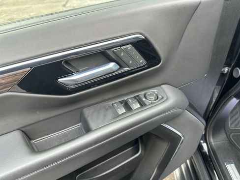 Used 2025 Chevrolet Tahoe LT AWD/4WD image 17