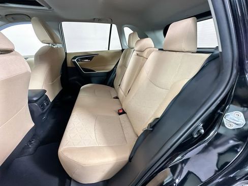 Used 2021 Toyota RAV4 XLE w/ Convenience Package image 24