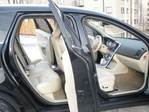 Used 2012 Volvo XC60 3.2 image 22