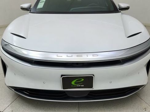 Used 2023 Lucid Air Touring image 8