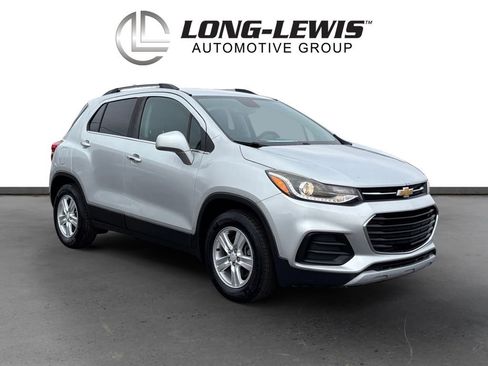 Used 2017 Chevrolet Trax LT w/ LT Convenience Package image 10