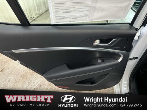 Used 2025 Genesis G70 2.5T AWD/4WD image 12