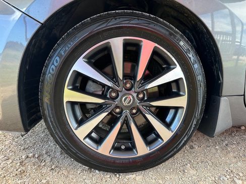 Used 2016 Nissan Altima 2.5 SL w/ Moonroof Package FWD image 27