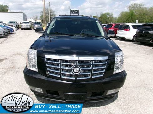 Used 2011 Cadillac Escalade Luxury image 7