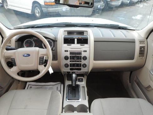 Used 2010 Ford Escape 4WD Hybrid image 17