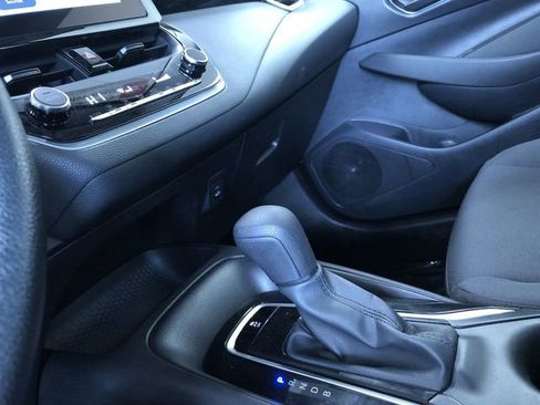 Certified 2025 Toyota Corolla LE image 28