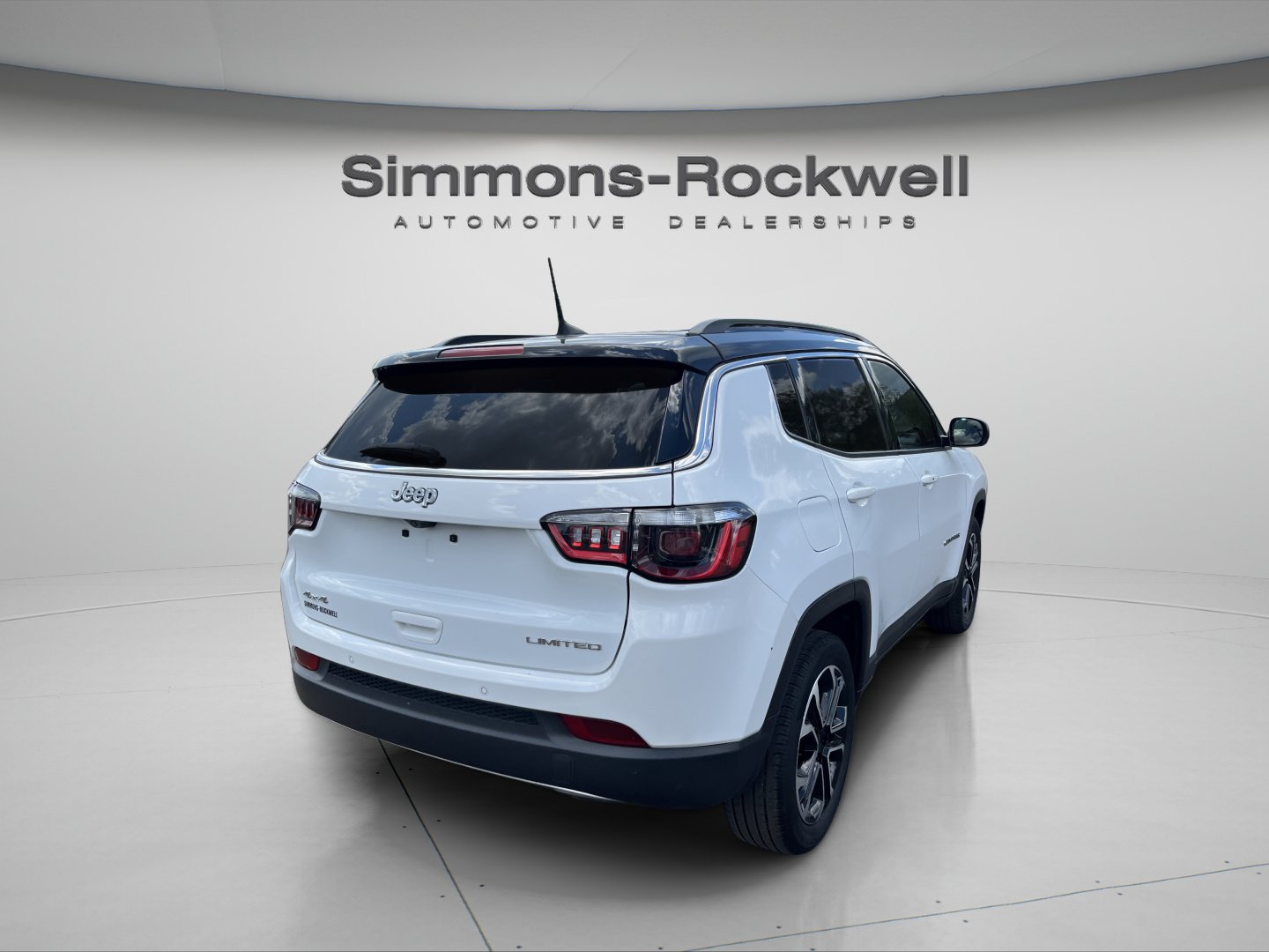 Used 2023 Jeep Compass Limited AWD/4WD image 4