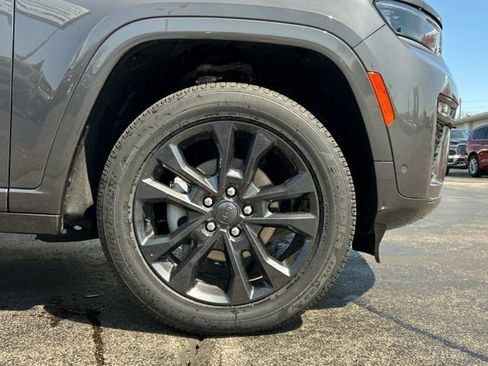 New 2026 Jeep Grand Cherokee Limited AWD/4WD image 16