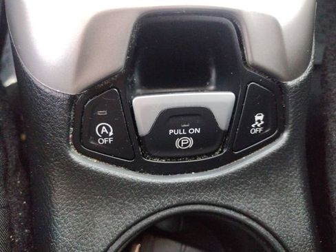 Used 2018 Jeep Compass Latitude w/ Cold Weather Group image 37