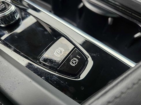 Certified 2025 Volvo XC60 B5 Core w/ Protection Package Premier image 38