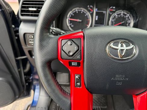 Used 2023 Toyota 4Runner TRD Off-Road Premium w/ Off Road Premium Plus Package AWD/4WD image 17