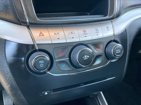 Used 2016 Dodge Journey SXT image 34