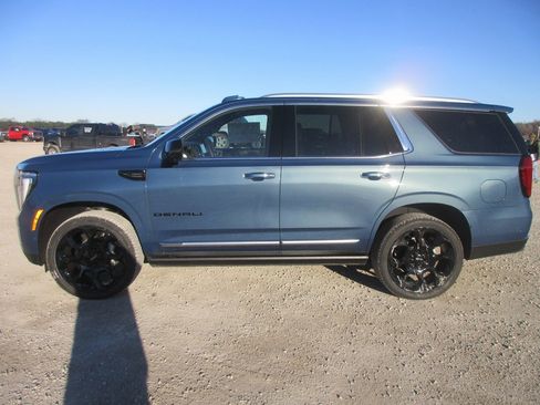 New 2026 GMC Yukon Denali image 8