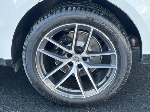 New 2026 Porsche Macan AWD/4WD image 8