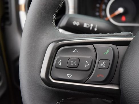 Used 2025 Jeep Wrangler Unlimited Sport AWD/4WD image 17