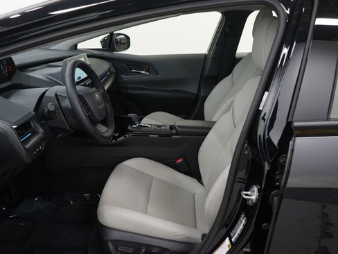 Used 2025 Toyota Prius Limited image 22
