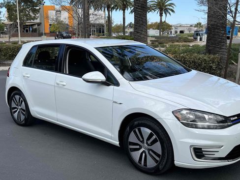 Used 2019 Volkswagen e-Golf SE w/ Driver Assistance Package image 41