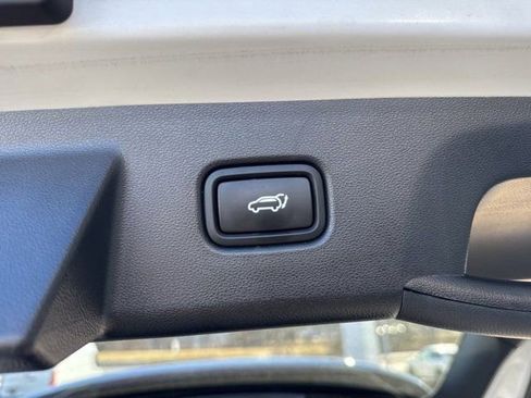 Used 2025 Hyundai Tucson Limited image 12