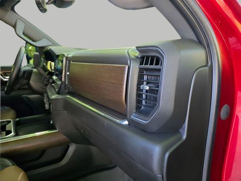 Used 2024 Chevrolet Silverado 2500 High Country w/ High Country Premium Package AWD/4WD image 13