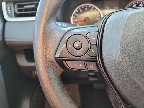 Used 2020 Toyota RAV4 LE image 28