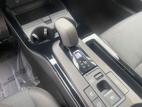 Used 2025 Toyota Prius LE image 41