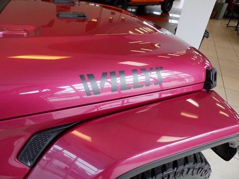 Certified 2024 Jeep Gladiator Sport image 14