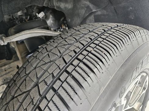 Used 2024 GMC Sierra 1500 SLT image 46